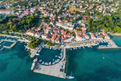 Sveti Filip i Jakov - pogled na marinu