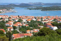 Levné apartmány Murter - letecký pohled na ostrov