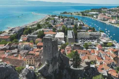 Omiš apartmaji - pogled na morje iz zraka