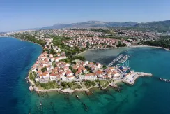 Apartmaji Split in okolica - pogled iz zraka na marino