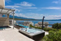 Dovolenkové domy s bazénom a vírivkou