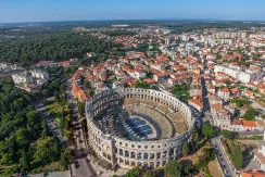 Apartmány Pula, kde jsou povoleni domácí mazlíčci - letecký pohled na arénu v Pule