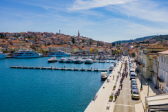 Appartamenti al mare fino a 100 euro - vista del porto turistico
