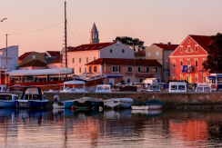 Biograd na Moru - pogled na more i kuće